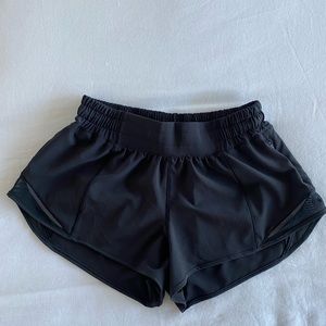 Lululemon Hotty Hot High Rise Short 2.5”